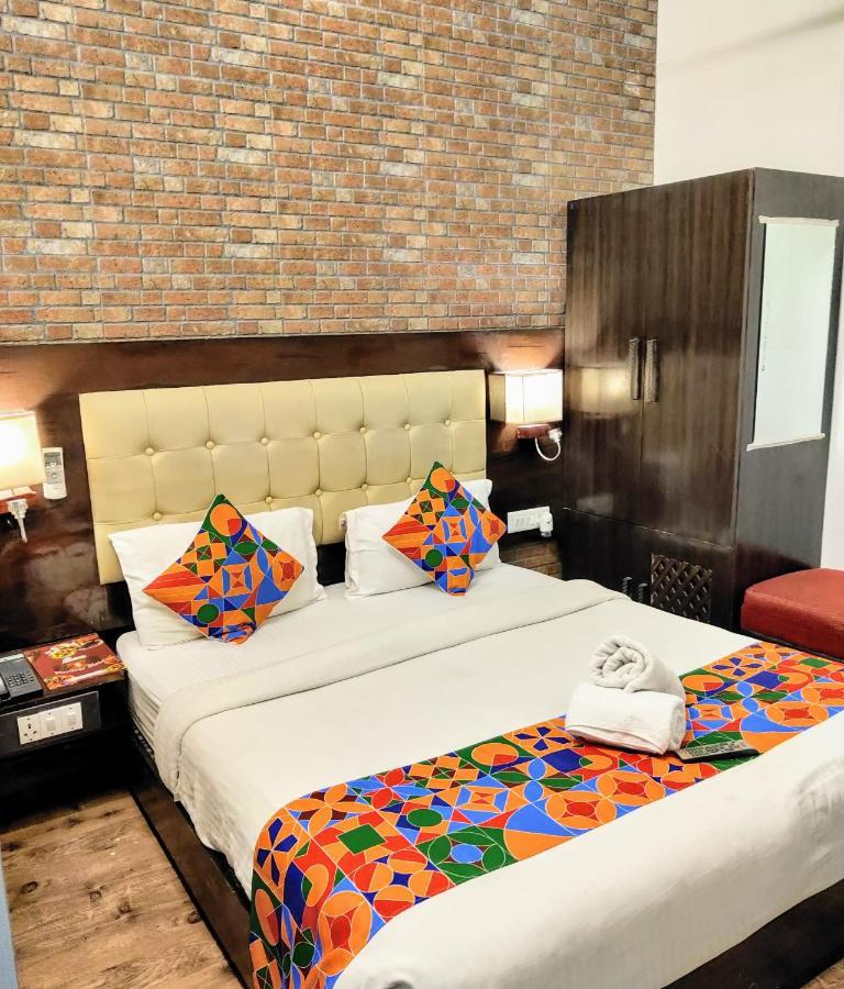 Heritage Hotel ラクナウ エクステリア 写真