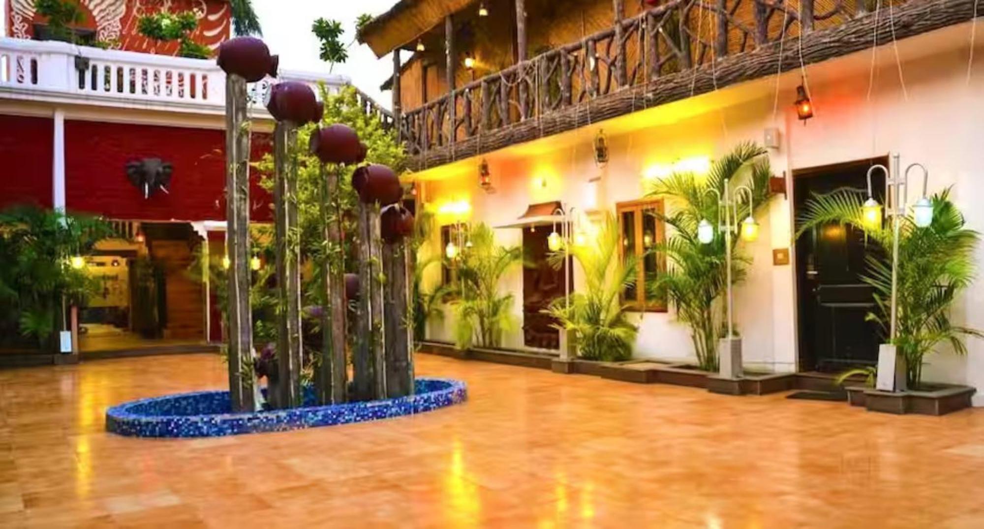 Heritage Hotel ラクナウ エクステリア 写真