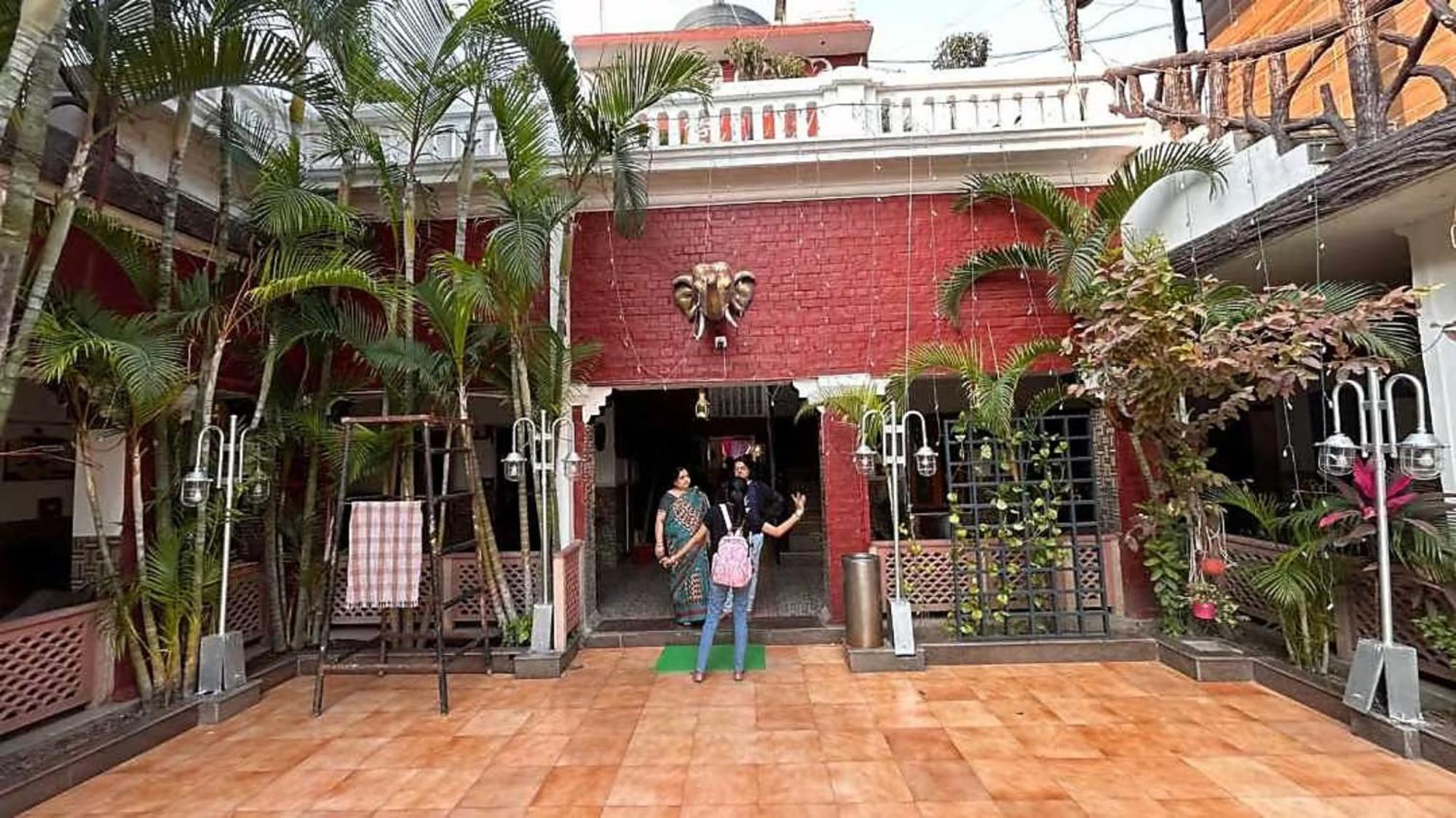 Heritage Hotel ラクナウ エクステリア 写真