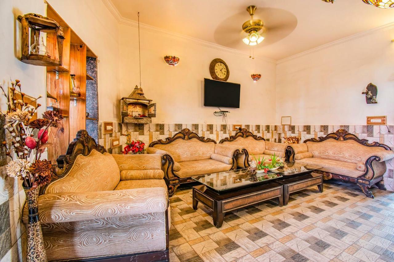Heritage Hotel ラクナウ エクステリア 写真