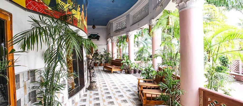 Heritage Hotel ラクナウ エクステリア 写真