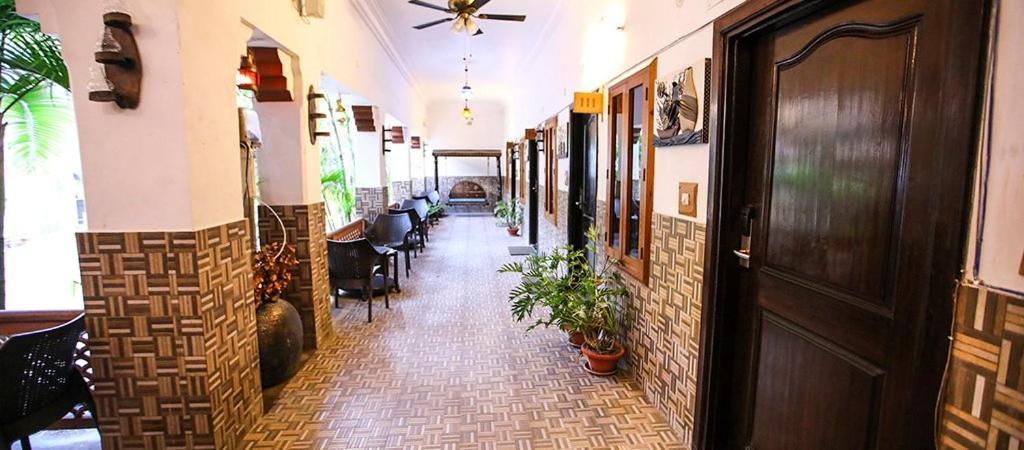 Heritage Hotel ラクナウ エクステリア 写真