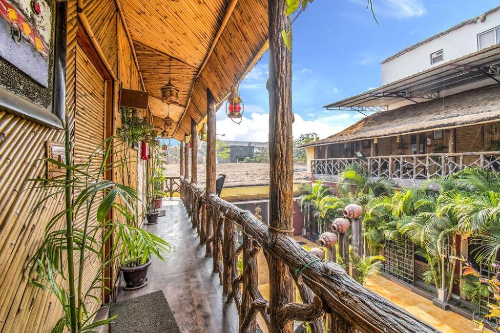 Heritage Hotel ラクナウ エクステリア 写真